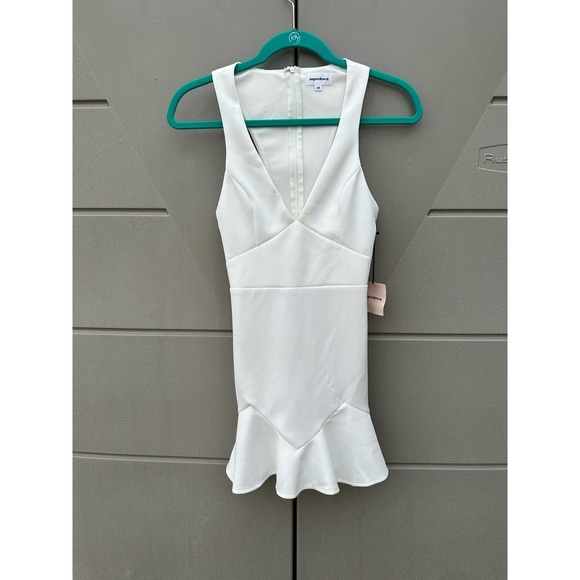 Superdown Women's Vicky White V-Neck Mini Dress Size XSmall - Picture 11 of 16